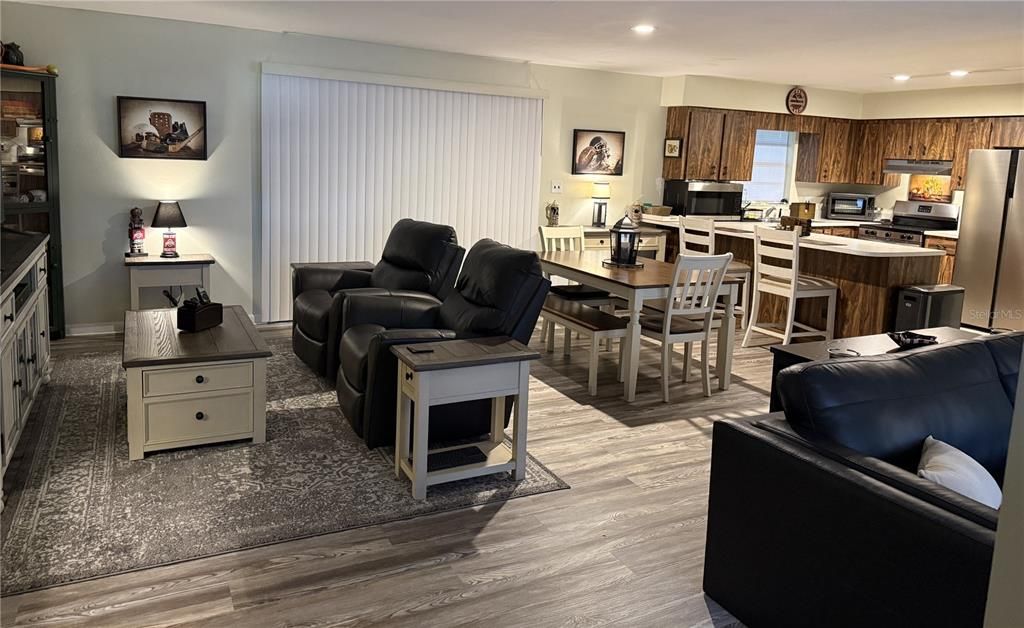 For Sale: $350,000 (3 beds, 2 baths, 1477 Square Feet)