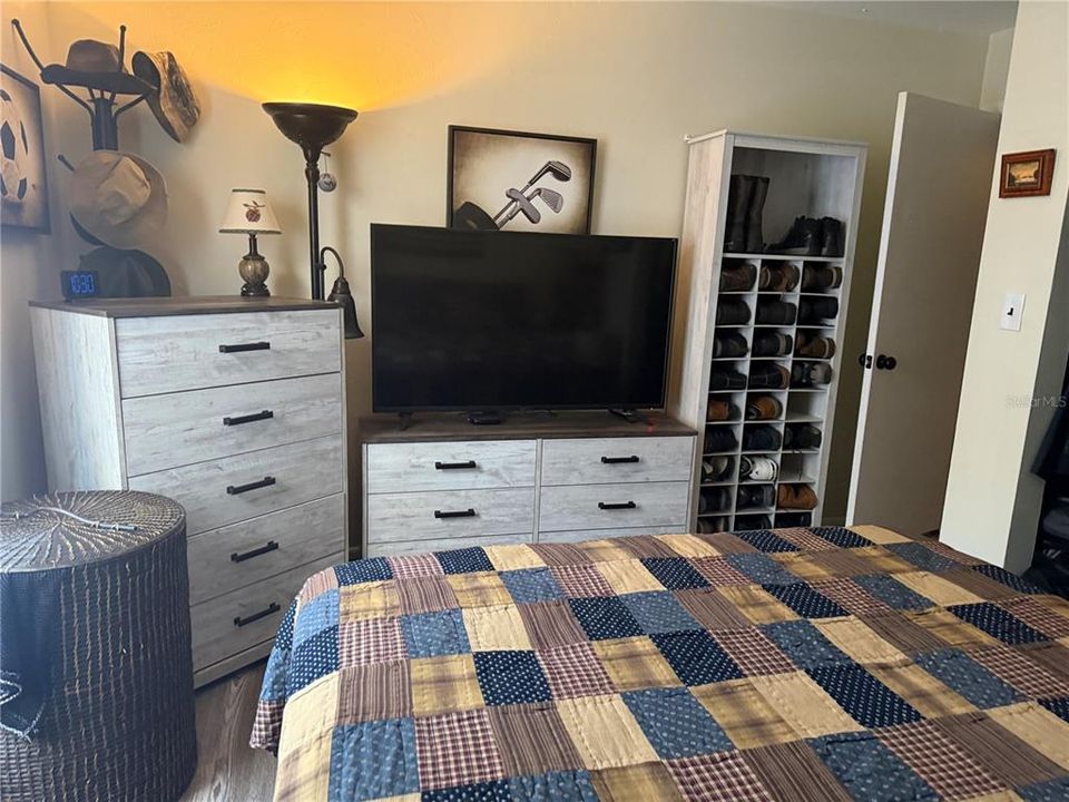 For Sale: $350,000 (3 beds, 2 baths, 1477 Square Feet)