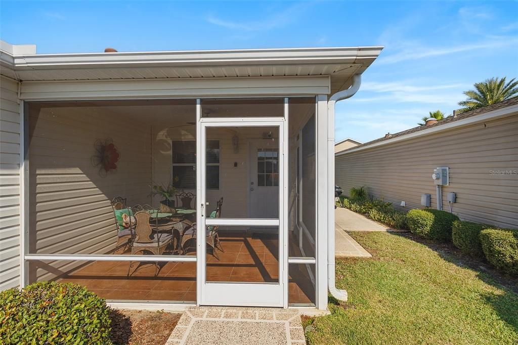 For Sale: $275,000 (2 beds, 2 baths, 1156 Square Feet)