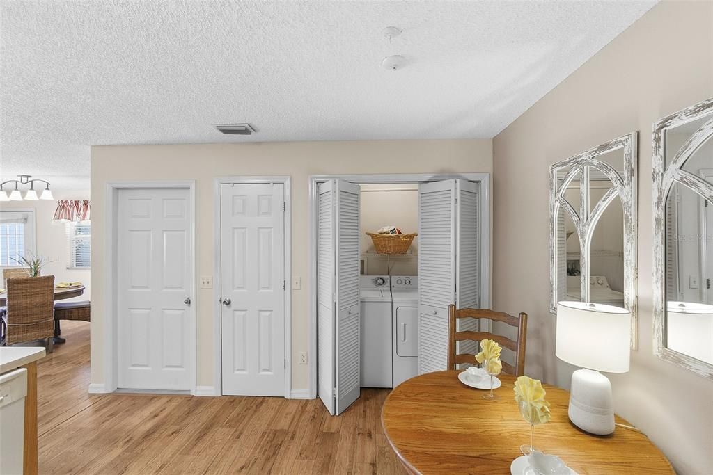 For Sale: $275,000 (2 beds, 2 baths, 1156 Square Feet)