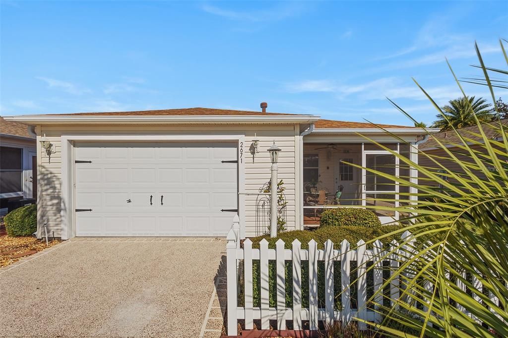 For Sale: $275,000 (2 beds, 2 baths, 1156 Square Feet)