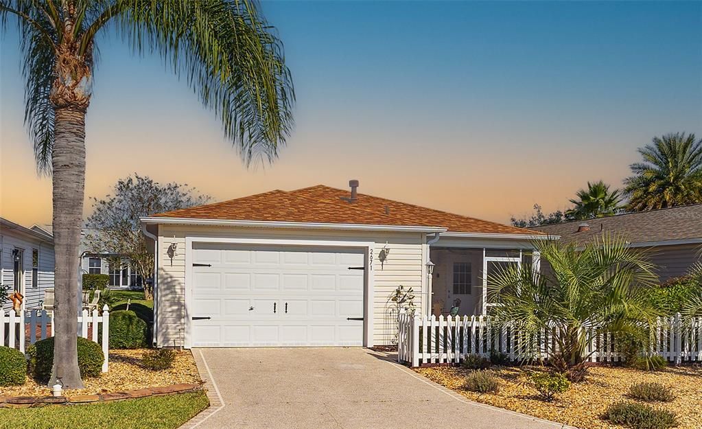 For Sale: $275,000 (2 beds, 2 baths, 1156 Square Feet)