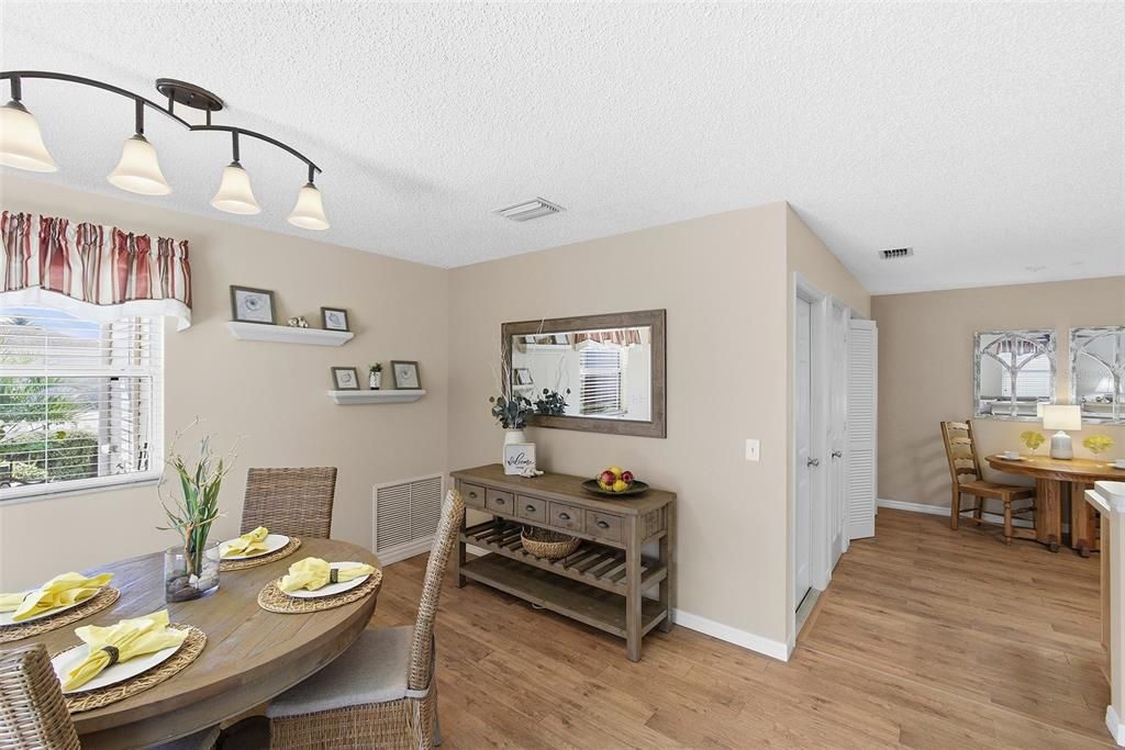 For Sale: $275,000 (2 beds, 2 baths, 1156 Square Feet)