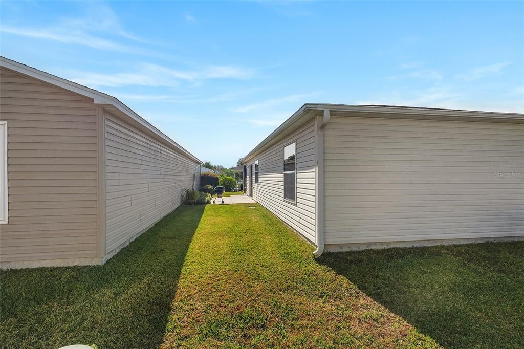 For Sale: $275,000 (2 beds, 2 baths, 1156 Square Feet)