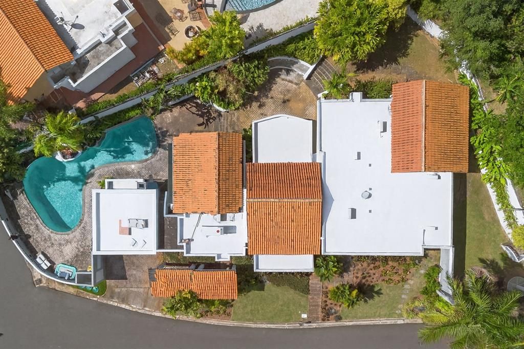 На продажу: $2,200,000 (4 спален, 4 ванн, 3700 Квадратных фут)