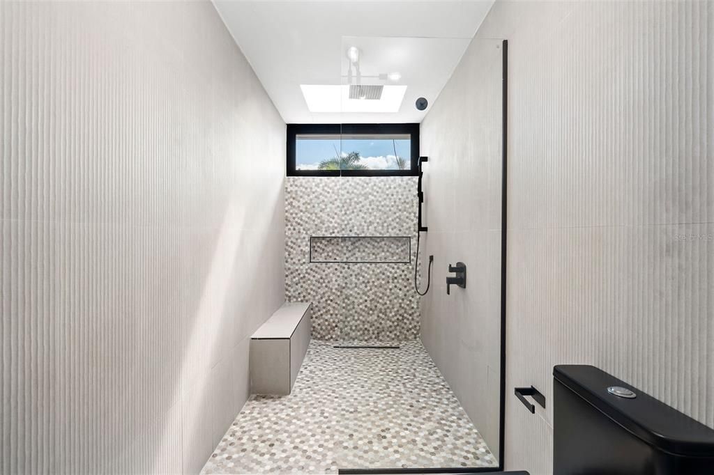 На продажу: $2,200,000 (4 спален, 4 ванн, 3700 Квадратных фут)