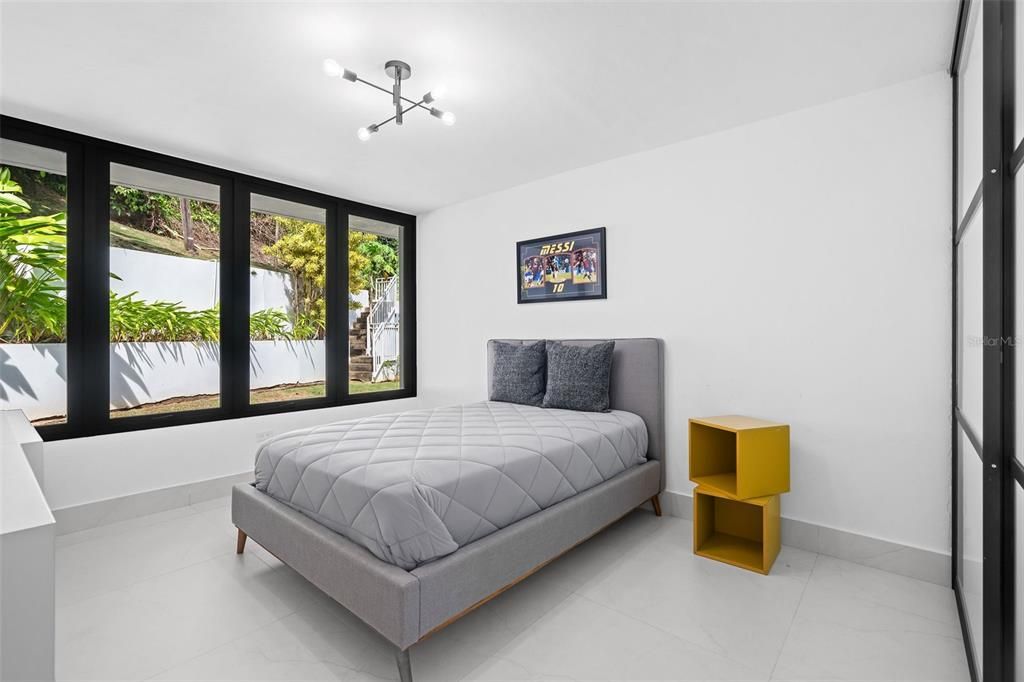 На продажу: $2,200,000 (4 спален, 4 ванн, 3700 Квадратных фут)