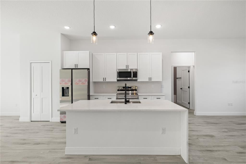 For Sale: $319,990 (4 beds, 2 baths, 1751 Square Feet)