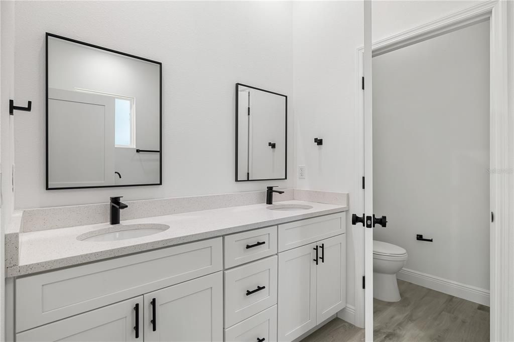 For Sale: $319,990 (4 beds, 2 baths, 1751 Square Feet)