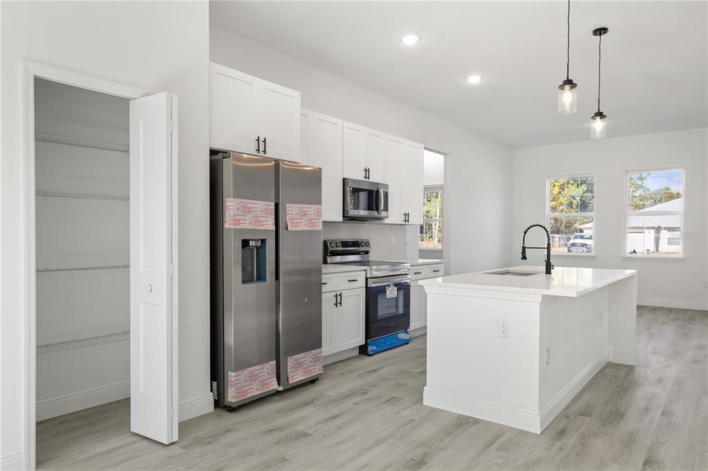 For Sale: $319,990 (4 beds, 2 baths, 1751 Square Feet)