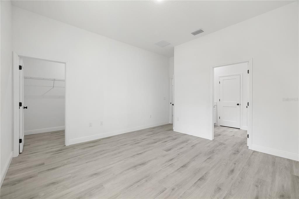 For Sale: $319,990 (4 beds, 2 baths, 1751 Square Feet)