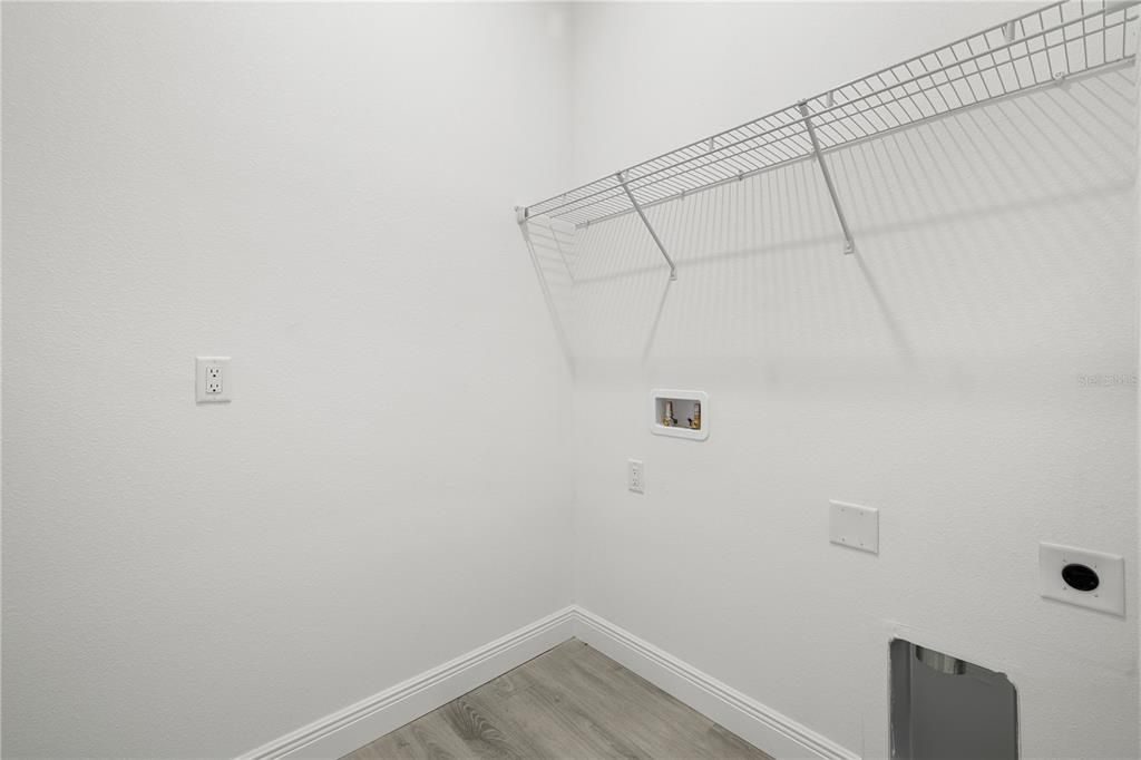 For Sale: $319,990 (4 beds, 2 baths, 1751 Square Feet)