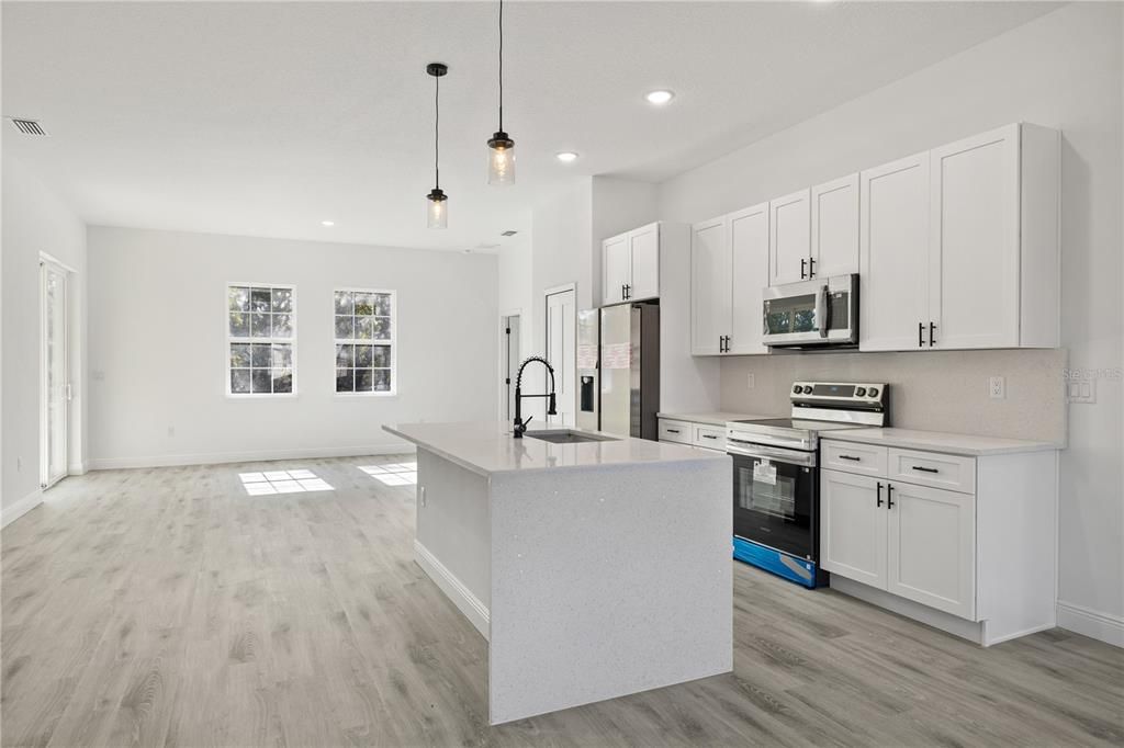 For Sale: $319,990 (4 beds, 2 baths, 1751 Square Feet)