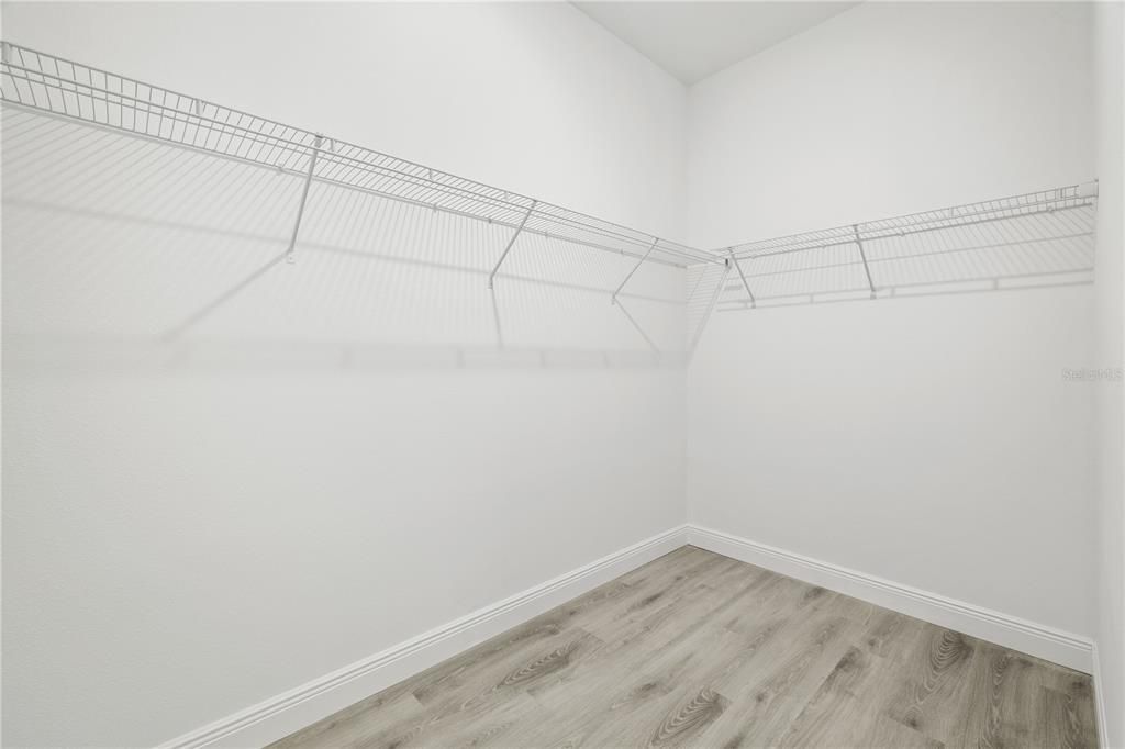 For Sale: $319,990 (4 beds, 2 baths, 1751 Square Feet)