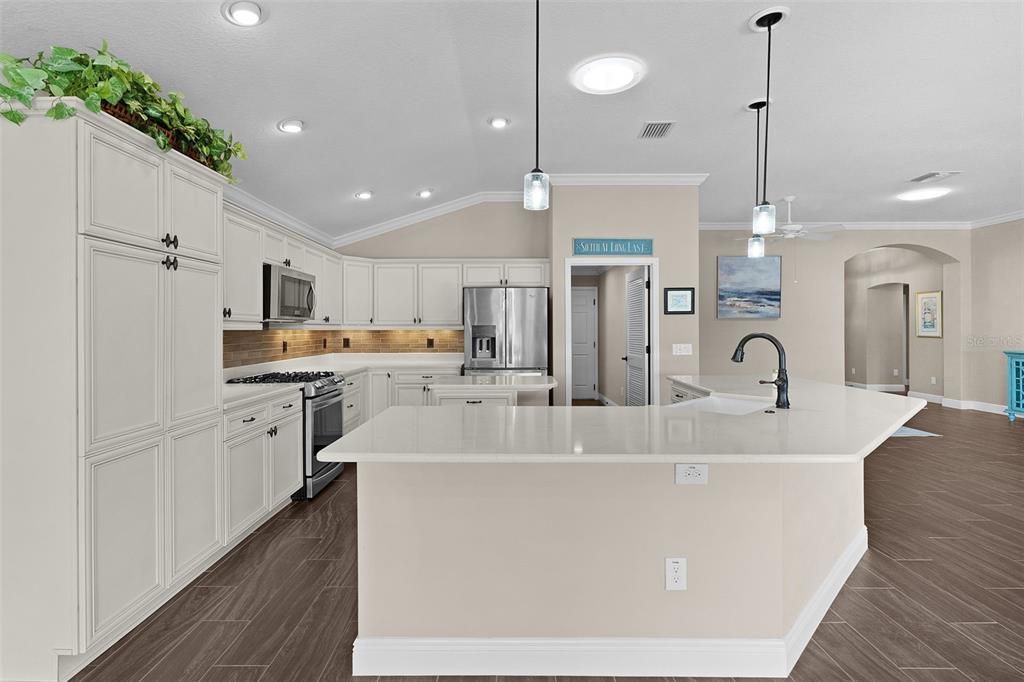 На продажу: $839,900 (3 спален, 2 ванн, 2309 Квадратных фут)