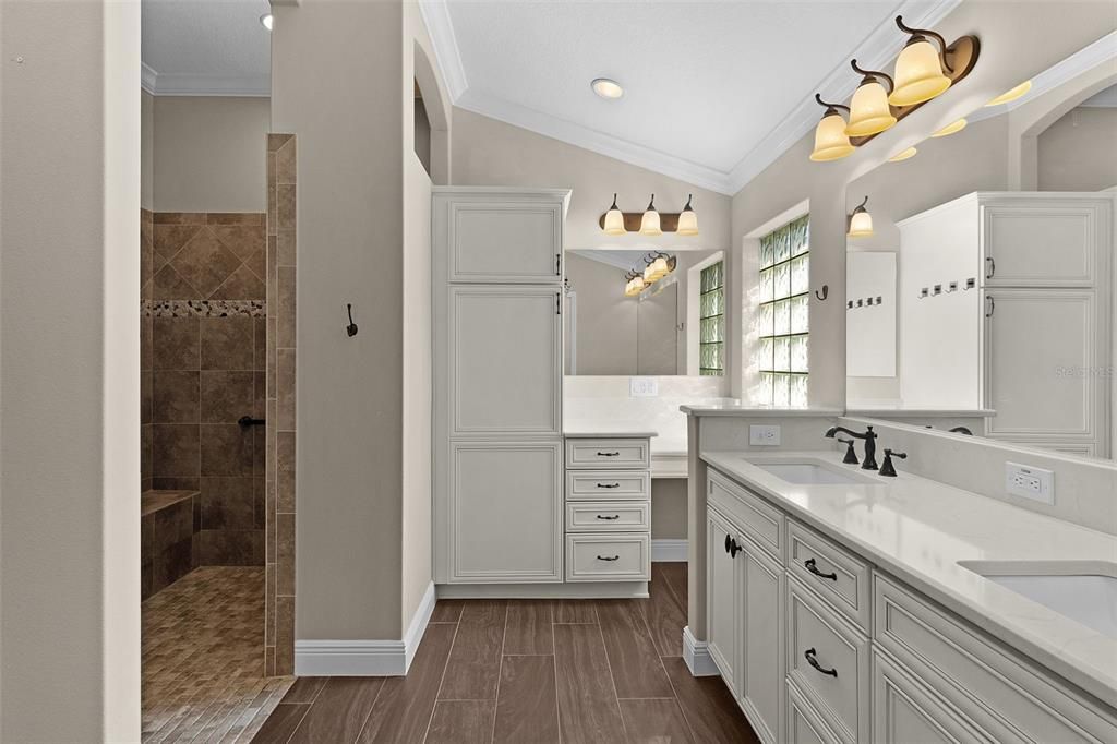 На продажу: $839,900 (3 спален, 2 ванн, 2309 Квадратных фут)