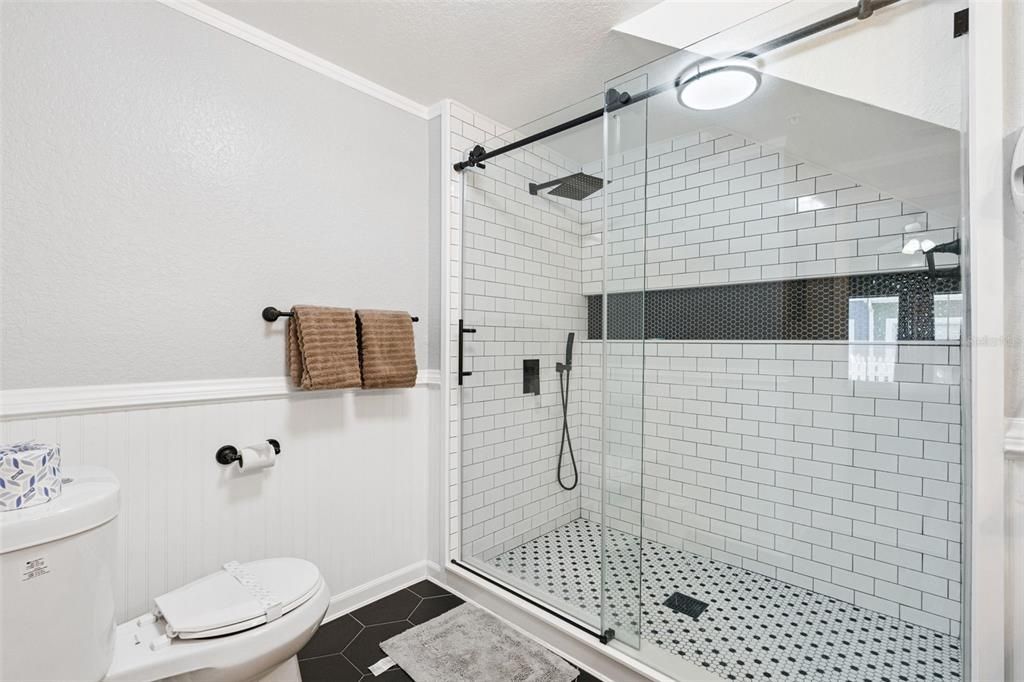 For Sale: $269,750 (3 beds, 2 baths, 1296 Square Feet)