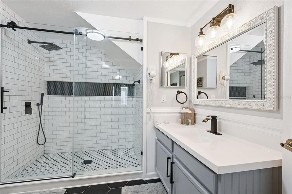 For Sale: $269,750 (3 beds, 2 baths, 1296 Square Feet)