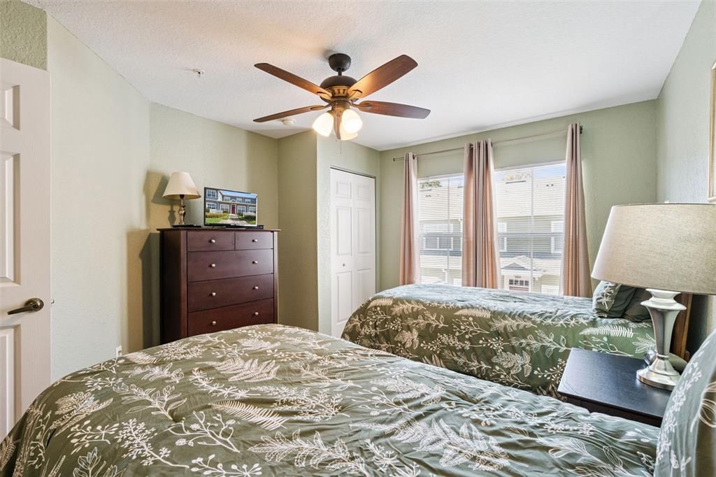 For Sale: $269,750 (3 beds, 2 baths, 1296 Square Feet)