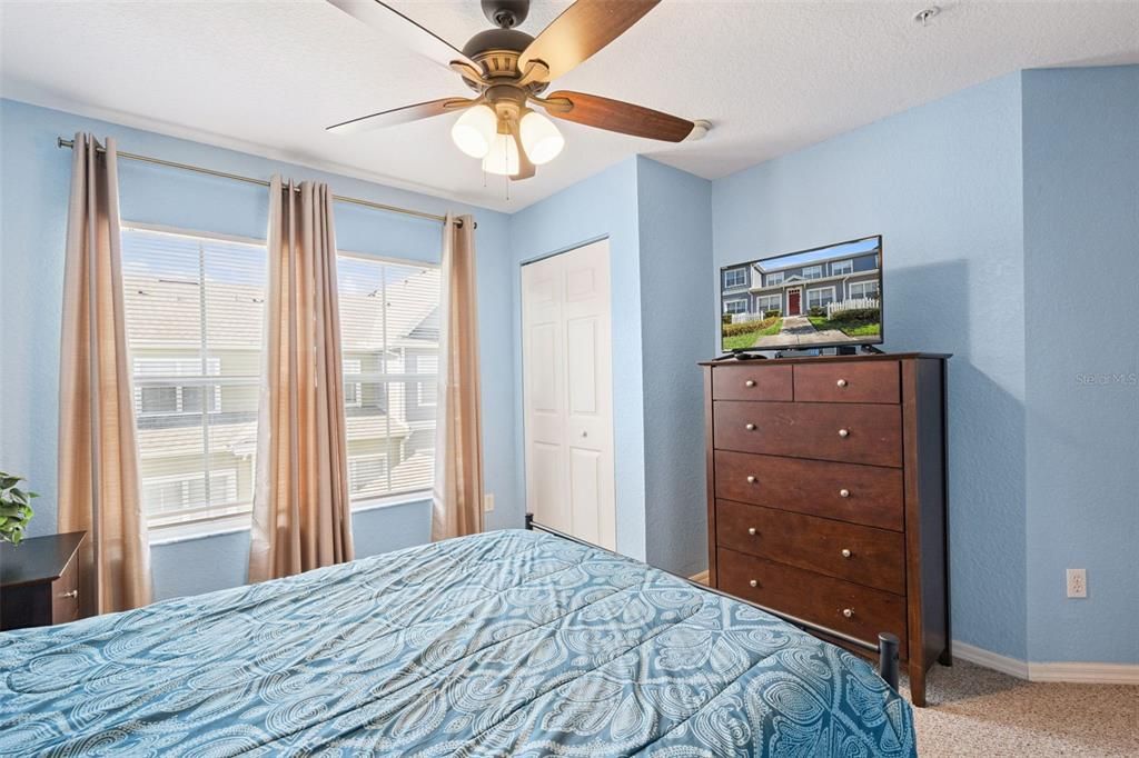 For Sale: $269,750 (3 beds, 2 baths, 1296 Square Feet)