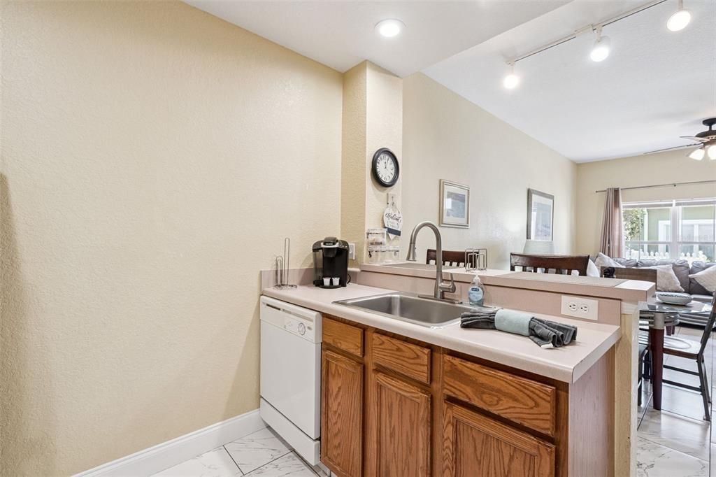 For Sale: $269,750 (3 beds, 2 baths, 1296 Square Feet)