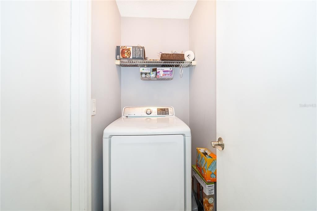 合同活跃: $375,000 (3 贝兹, 2 浴室, 1398 平方英尺)