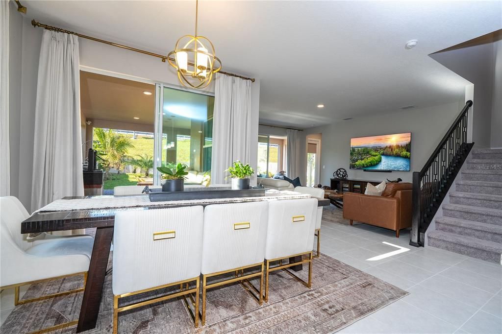 En Venta: $835,000 (5 camas, 4 baños, 3777 Pies cuadrados)