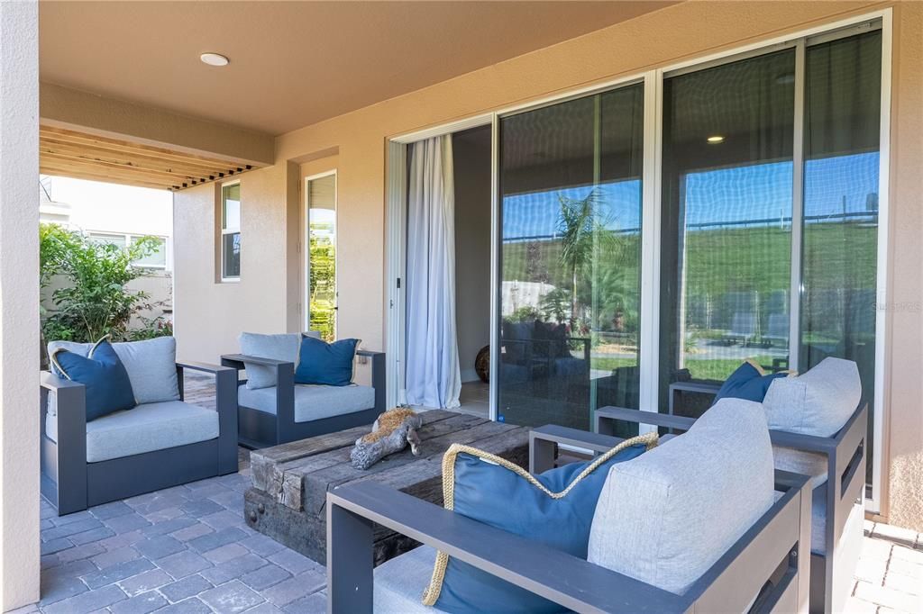 En Venta: $835,000 (5 camas, 4 baños, 3777 Pies cuadrados)