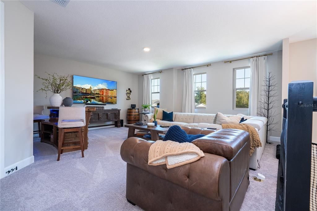 En Venta: $835,000 (5 camas, 4 baños, 3777 Pies cuadrados)