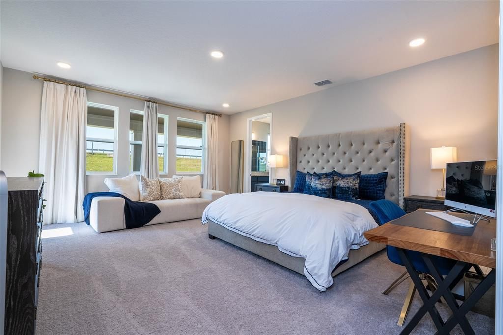 En Venta: $835,000 (5 camas, 4 baños, 3777 Pies cuadrados)