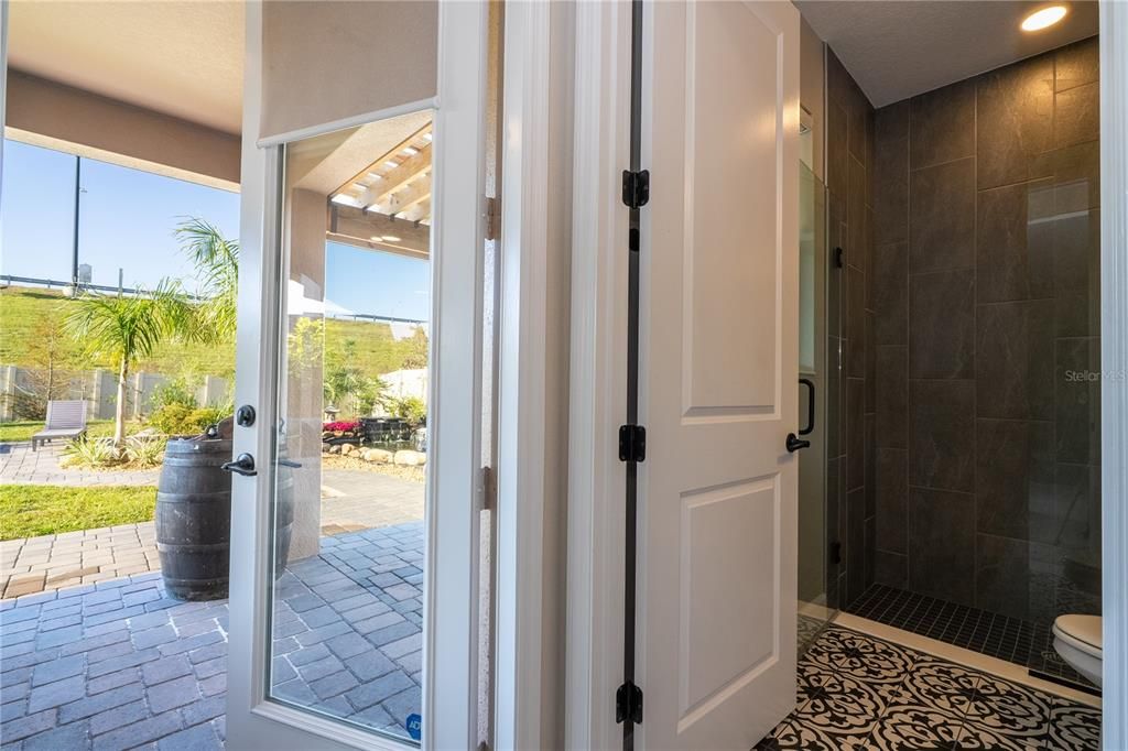 En Venta: $835,000 (5 camas, 4 baños, 3777 Pies cuadrados)