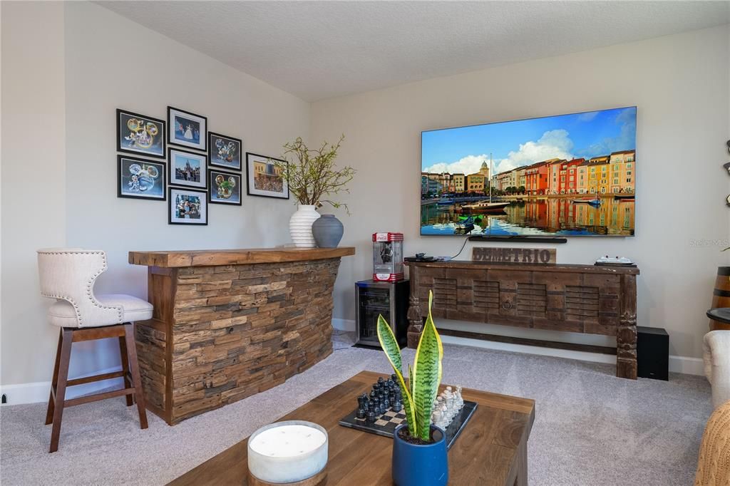 En Venta: $835,000 (5 camas, 4 baños, 3777 Pies cuadrados)