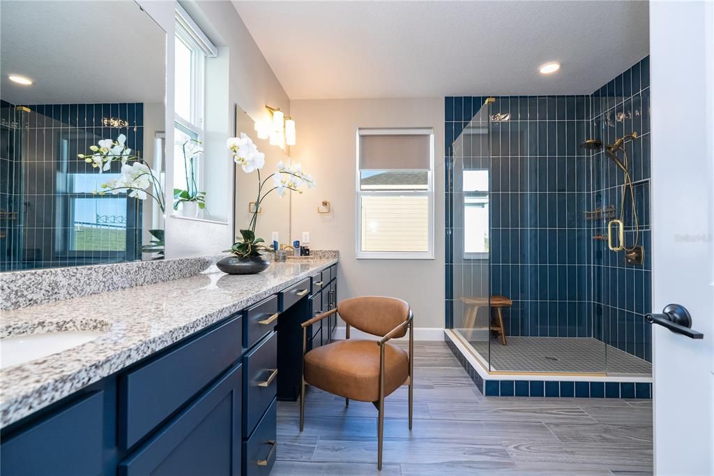 En Venta: $835,000 (5 camas, 4 baños, 3777 Pies cuadrados)