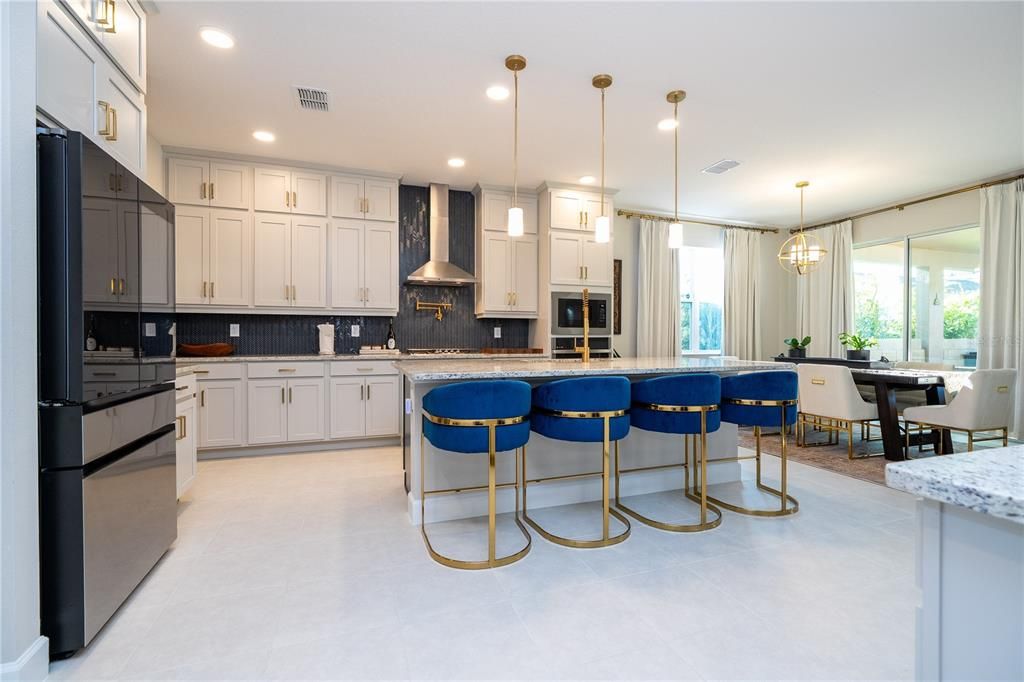 En Venta: $835,000 (5 camas, 4 baños, 3777 Pies cuadrados)