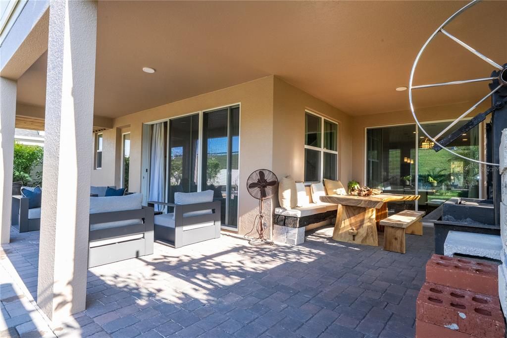 En Venta: $835,000 (5 camas, 4 baños, 3777 Pies cuadrados)