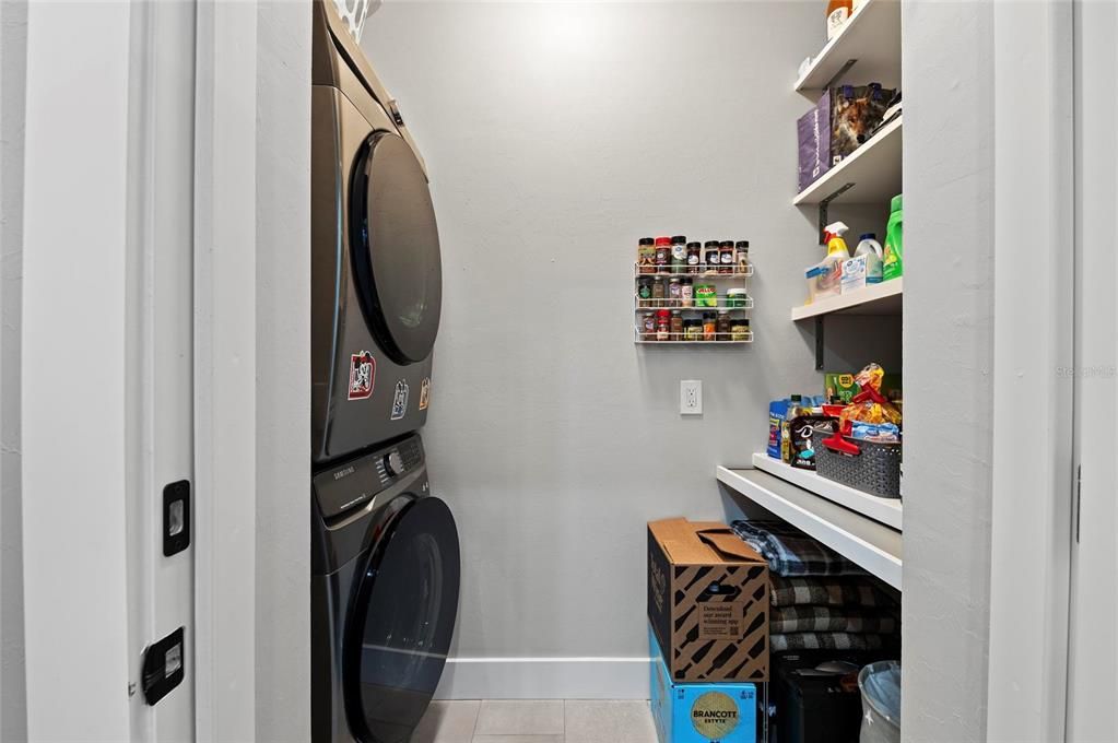 待售: $565,000 (1 贝兹, 1 浴室, 1000 平方英尺)