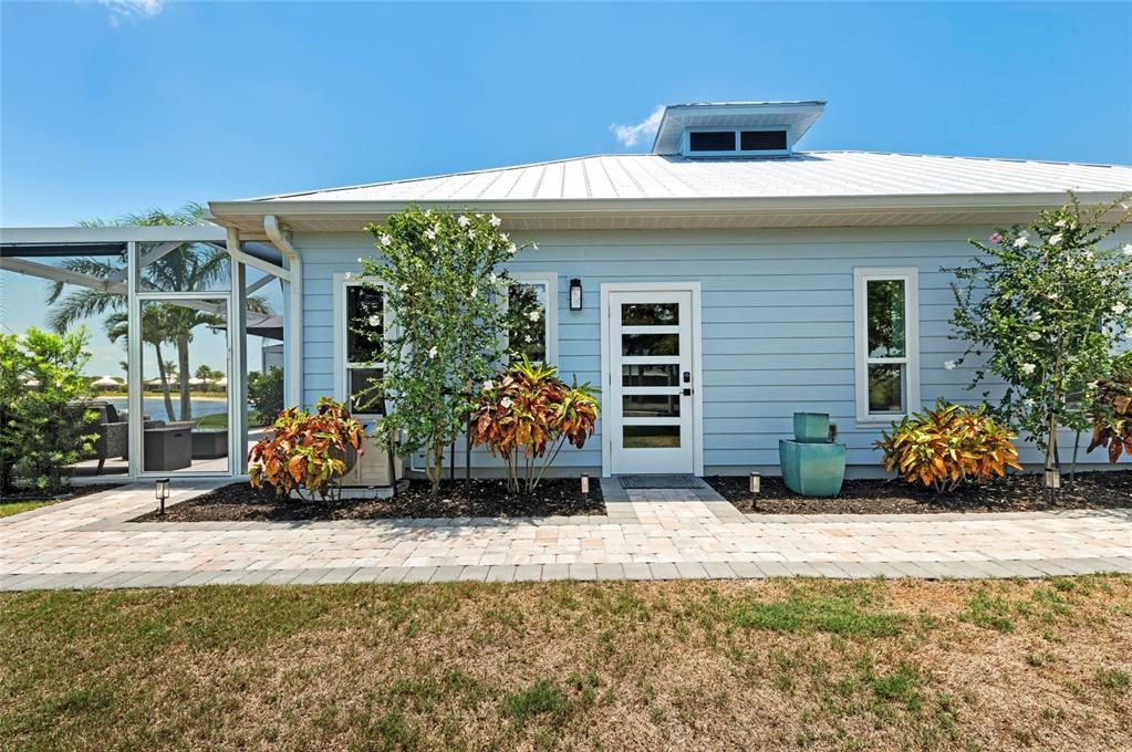 待售: $565,000 (1 贝兹, 1 浴室, 1000 平方英尺)