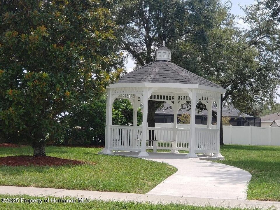 For Rent: $1,900 (3 beds, 2 baths, 1690 Square Feet)