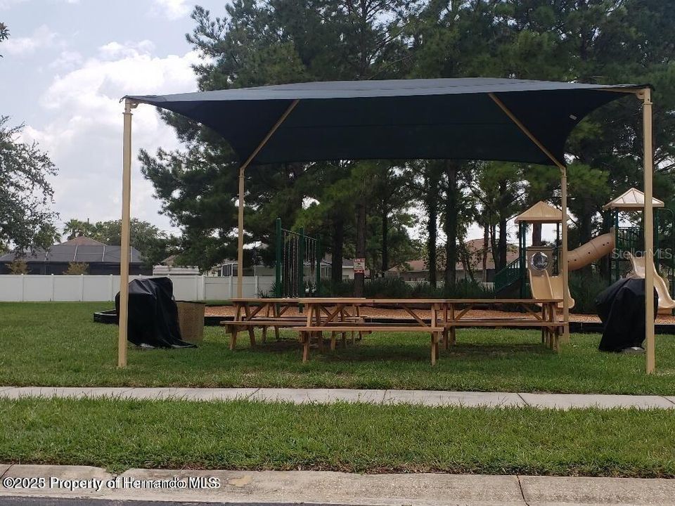 For Rent: $1,900 (3 beds, 2 baths, 1690 Square Feet)