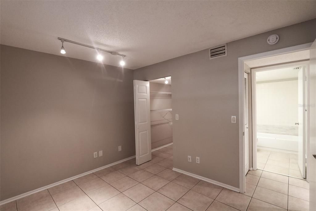 В аренду: $1,525 (2 спален, 2 ванн, 906 Квадратных фут)