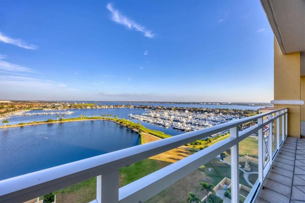 For Sale: $1,325,000 (3 beds, 3 baths, 2930 Square Feet)