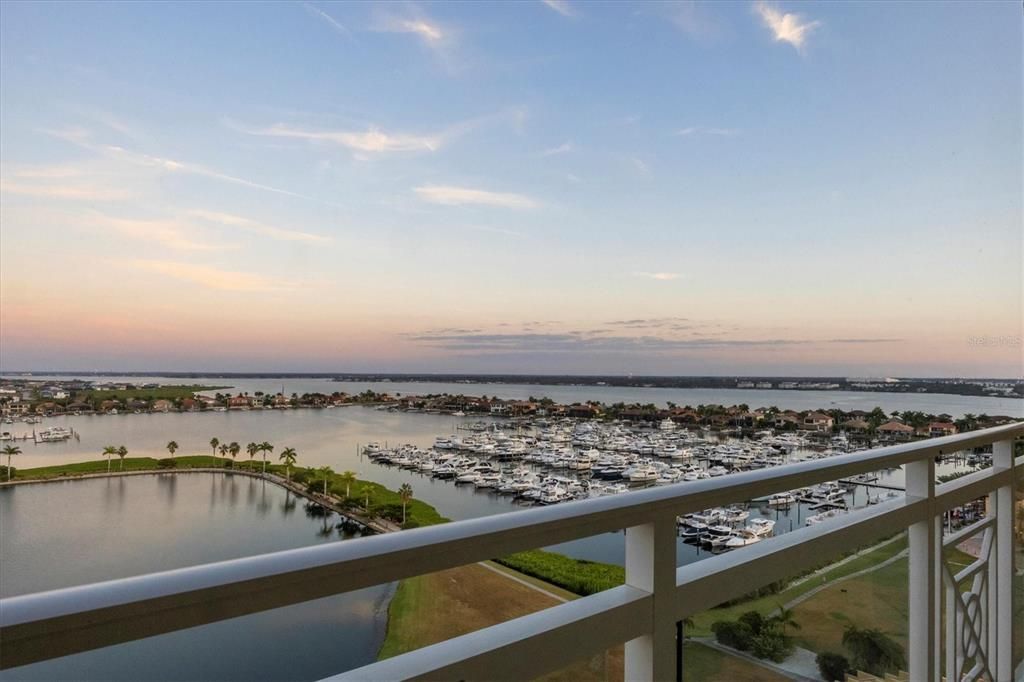 For Sale: $1,325,000 (3 beds, 3 baths, 2930 Square Feet)