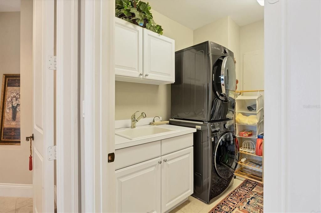 For Sale: $1,325,000 (3 beds, 3 baths, 2930 Square Feet)