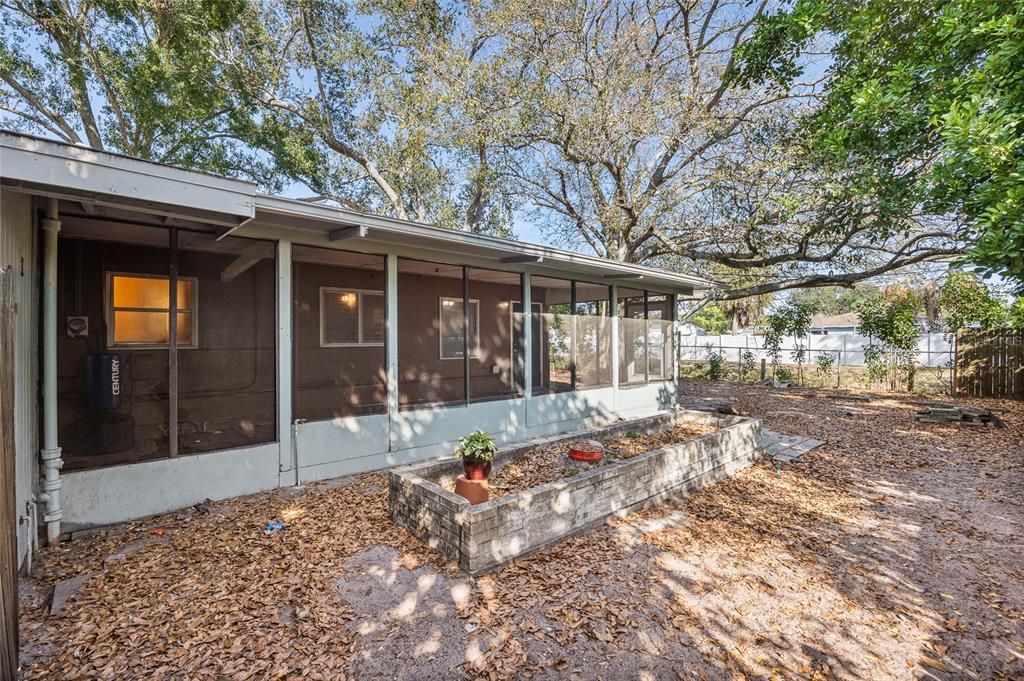 For Sale: $280,000 (2 beds, 2 baths, 1080 Square Feet)