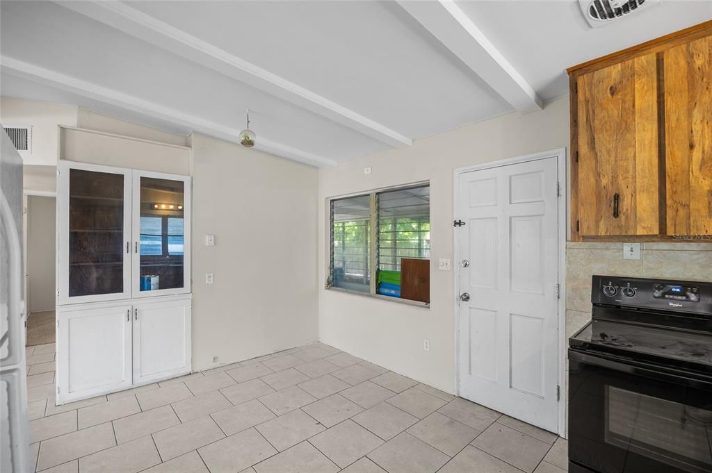 For Sale: $280,000 (2 beds, 2 baths, 1080 Square Feet)