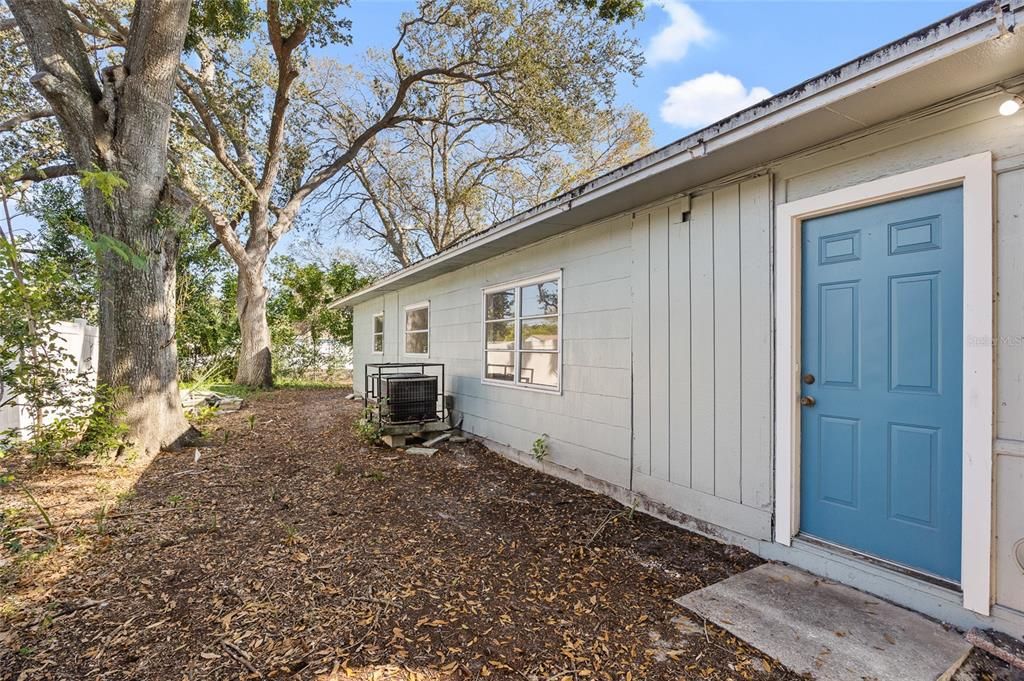 For Sale: $280,000 (2 beds, 2 baths, 1080 Square Feet)