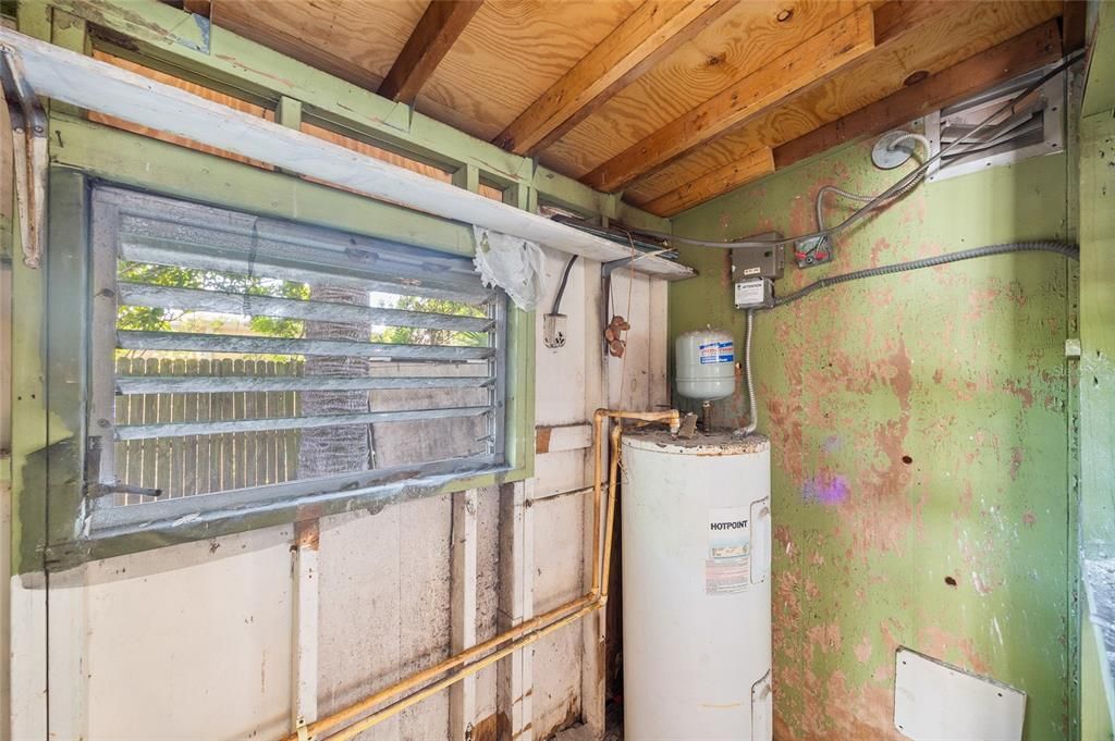 For Sale: $280,000 (2 beds, 2 baths, 1080 Square Feet)