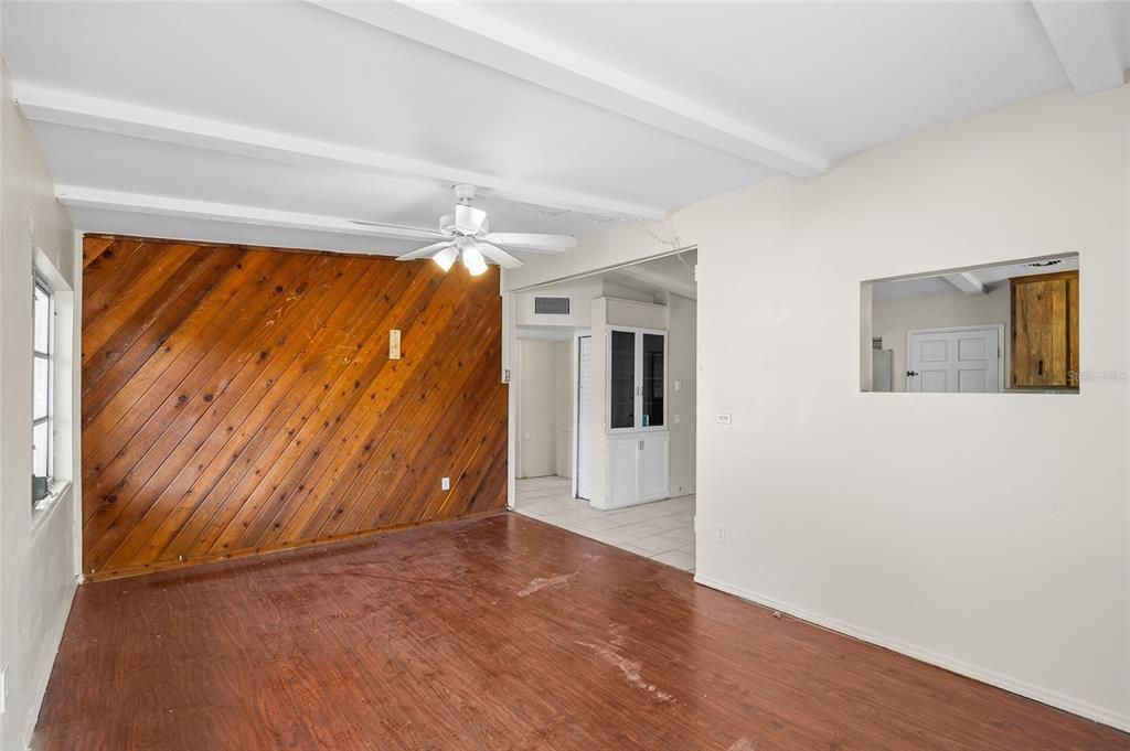 For Sale: $280,000 (2 beds, 2 baths, 1080 Square Feet)