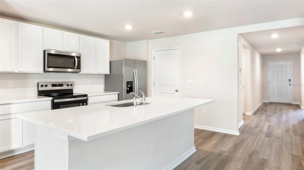 Active With Contract: $357,000 (3 beds, 2 baths, 1672 Square Feet)