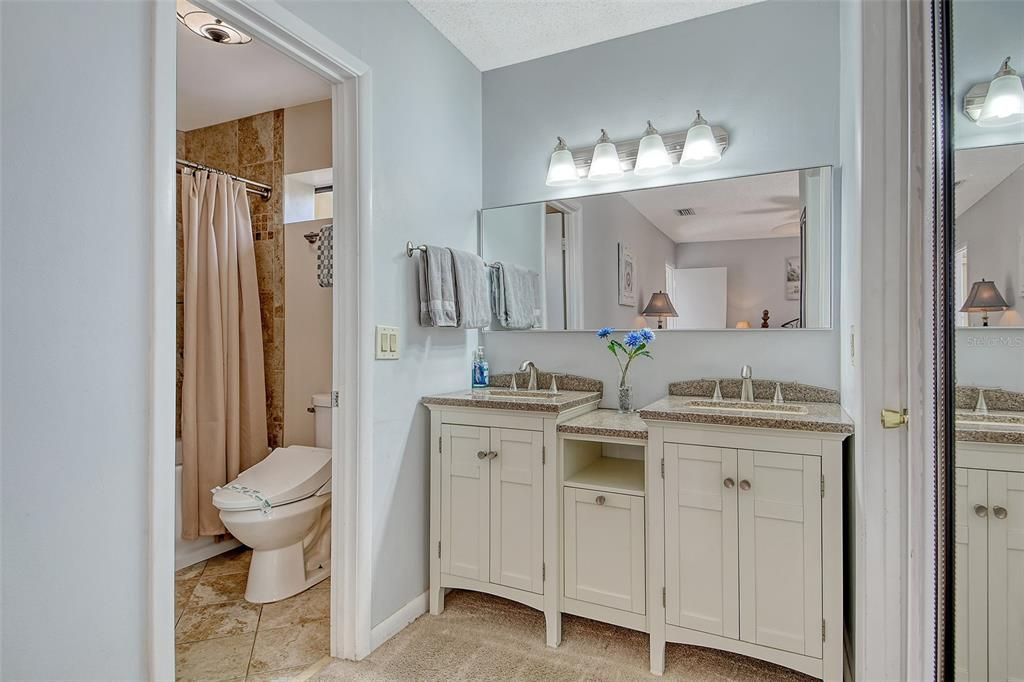 For Sale: $549,000 (2 beds, 2 baths, 1332 Square Feet)